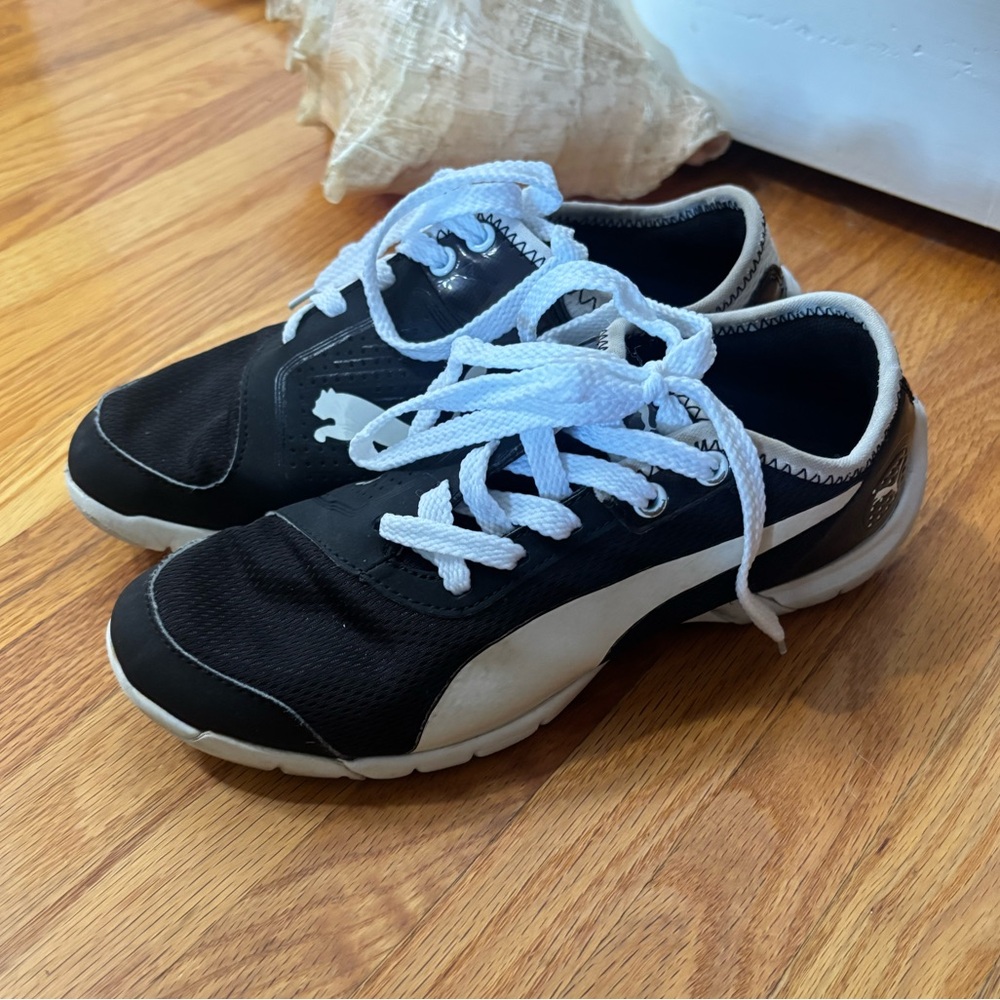 🚨3X$30🚨 Puma Dual-Tone Athletic Shoes